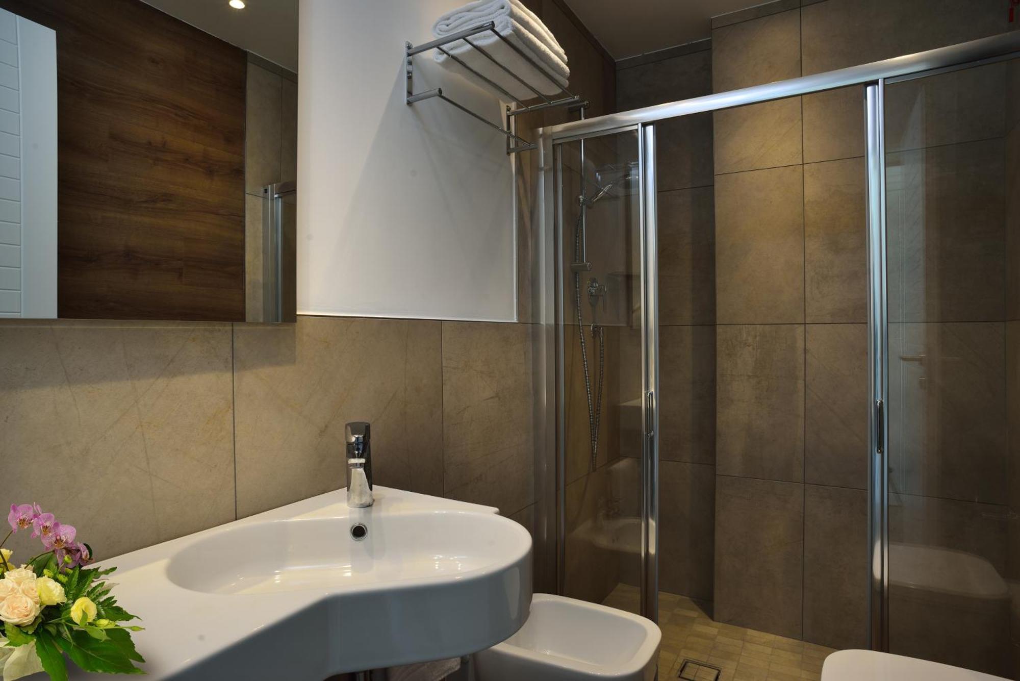Embassy Hotel & Spa Cattolica Eksteriør billede