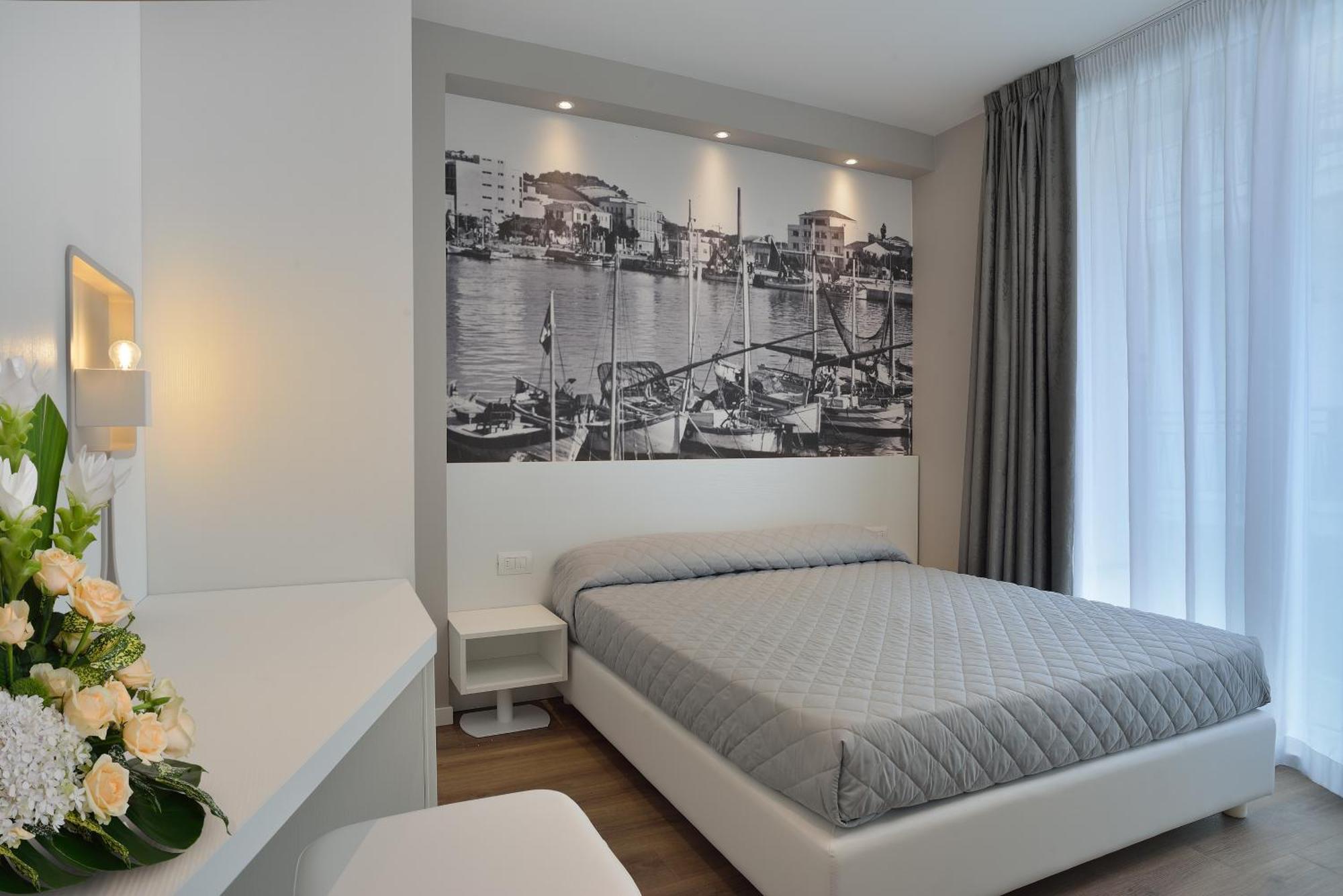 Embassy Hotel & Spa Cattolica Eksteriør billede