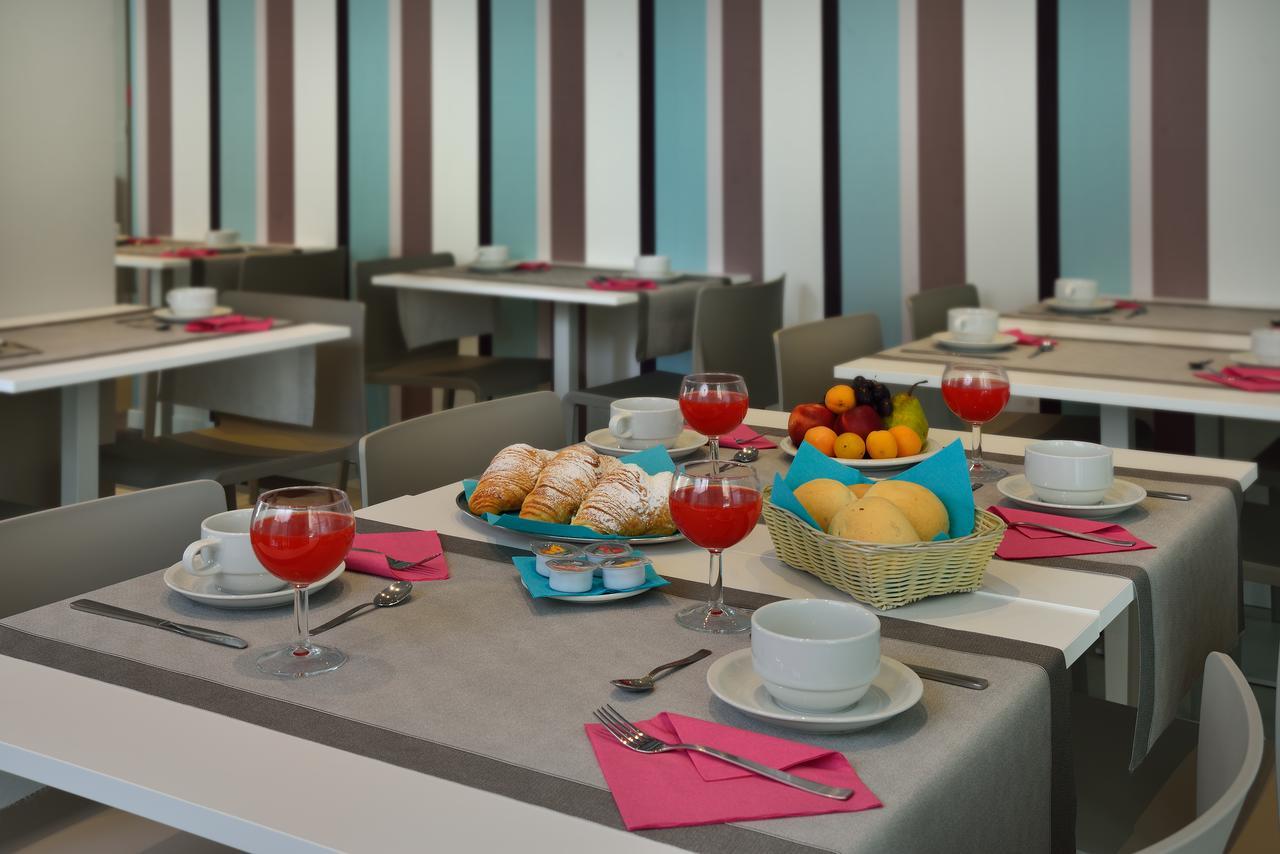 Embassy Hotel & Spa Cattolica Eksteriør billede