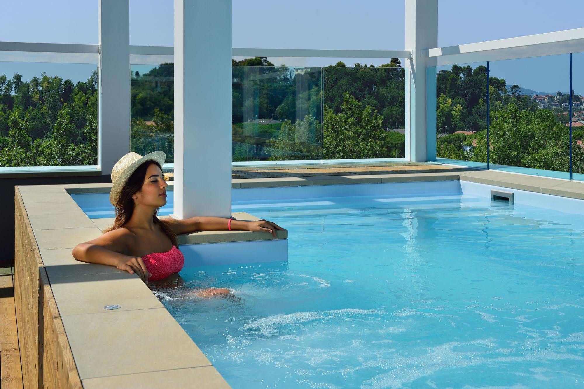 Embassy Hotel & Spa Cattolica Eksteriør billede